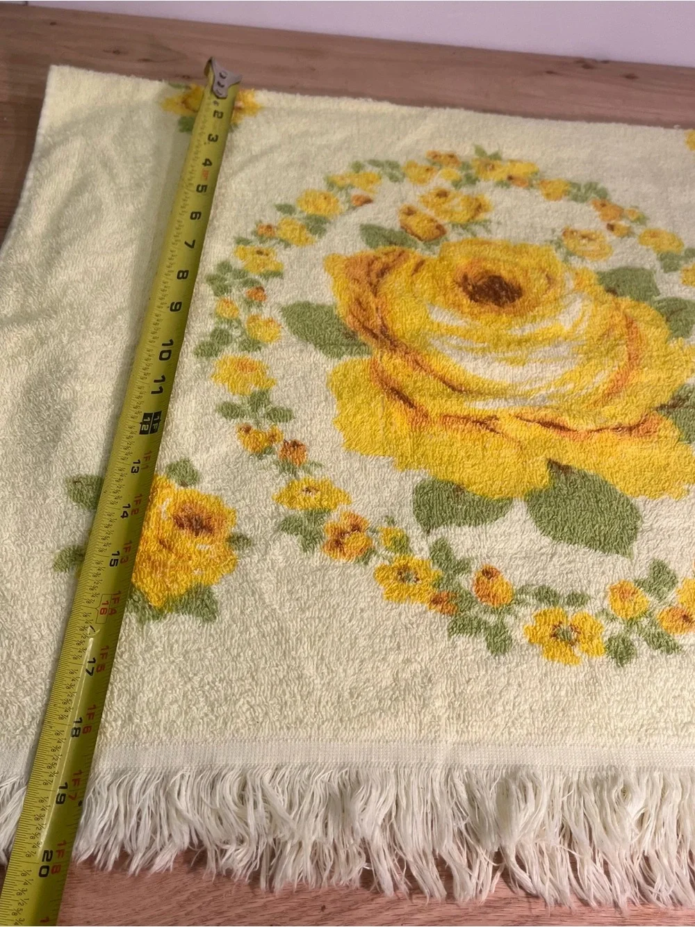 VTG Cannon 70s Yellow Rose Floral Cotton Bath Towel With Fringe Edge Mcm USA